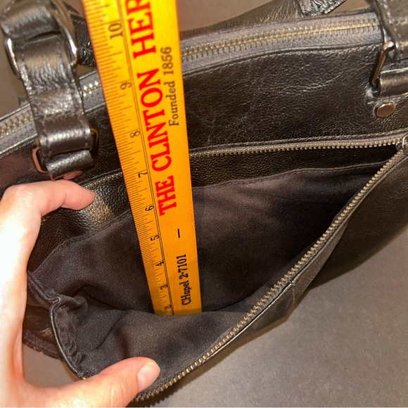 Elliott Lucca Black Leather Handbag Purse - Picture 6 of 8